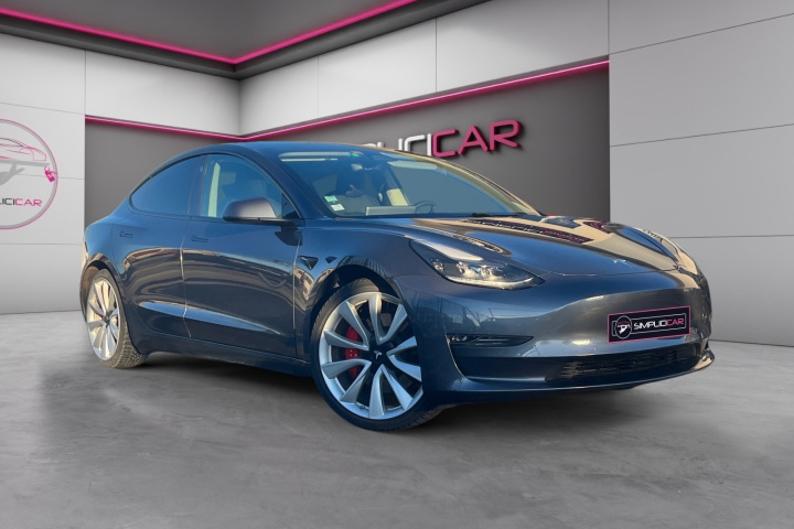 TESLA MODEL 3