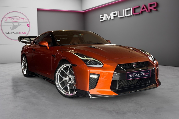 NISSAN GT-R