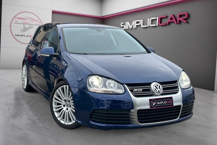 VOLKSWAGEN GOLF R32